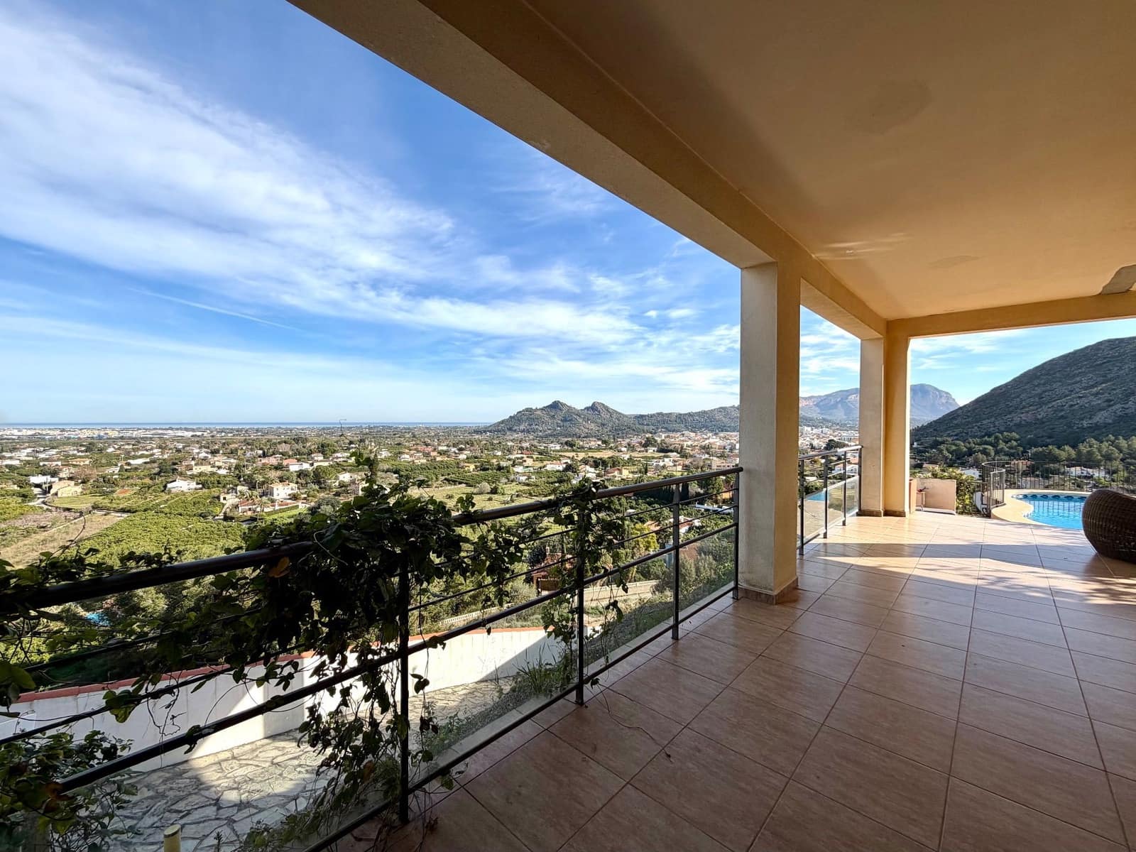 Chalet de 3 habitaciones en Pedreguer en venta con piscina garaje - 450.000 € (Ref: 9690021)