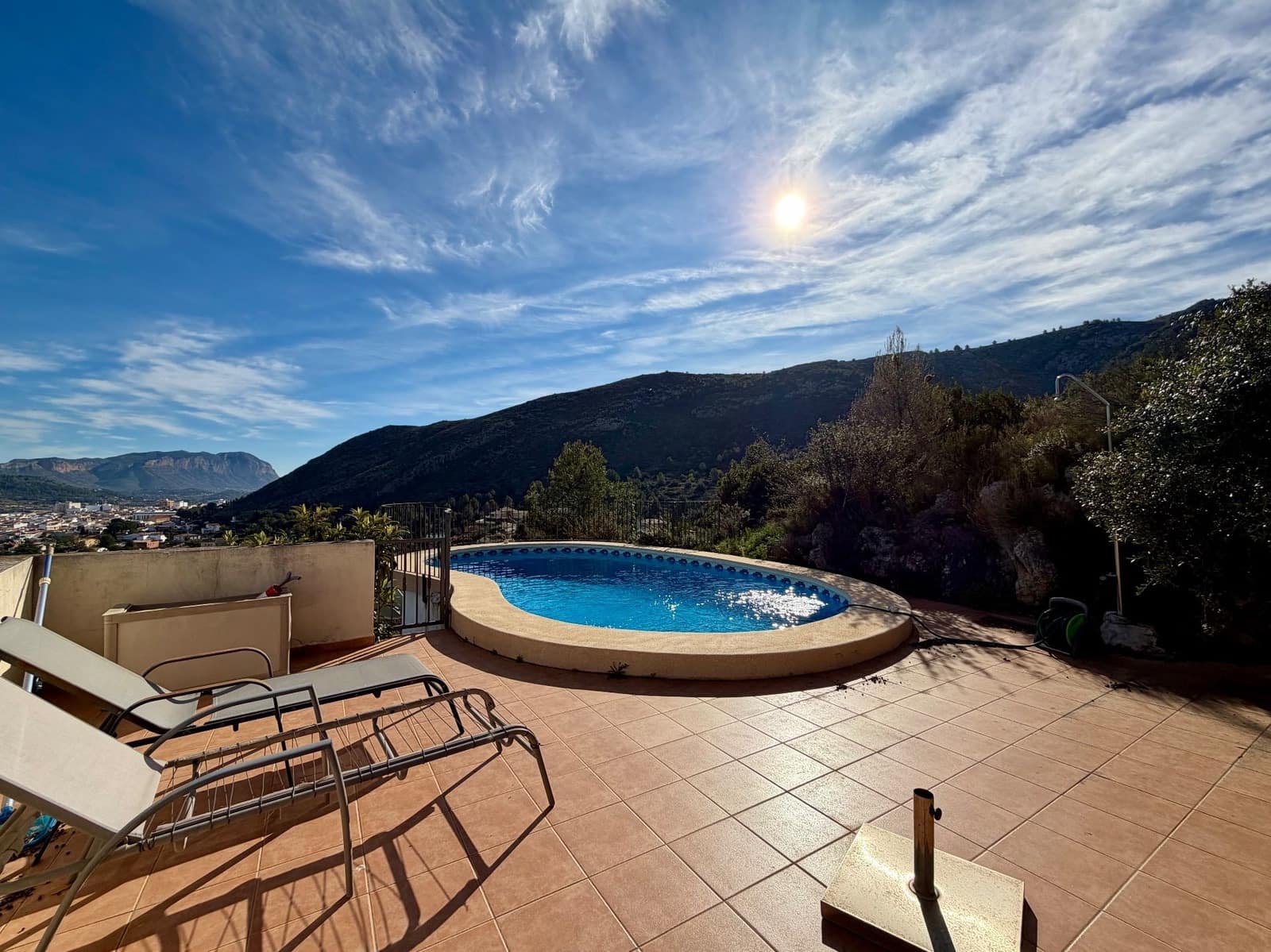 Chalet de 3 habitaciones en Pedreguer en venta con piscina garaje - 450.000 € (Ref: 9690021)