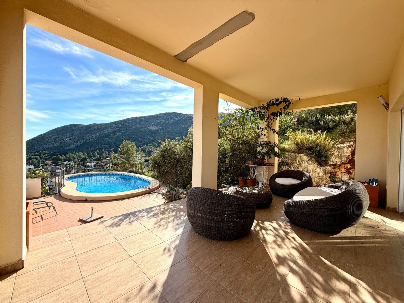 Chalet de 3 habitaciones en Pedreguer en venta con piscina garaje - 450.000 € (Ref: 9690021)