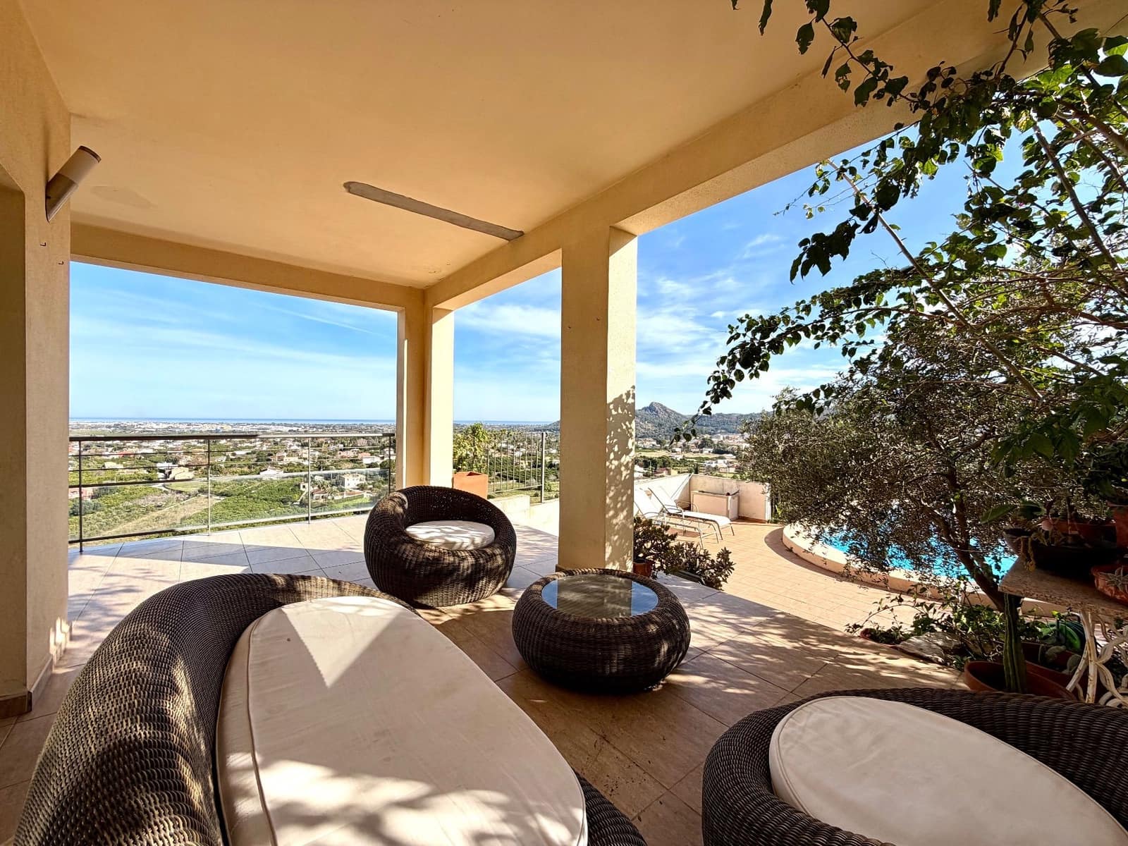 Chalet de 3 habitaciones en Pedreguer en venta con piscina garaje - 450.000 € (Ref: 9690021)