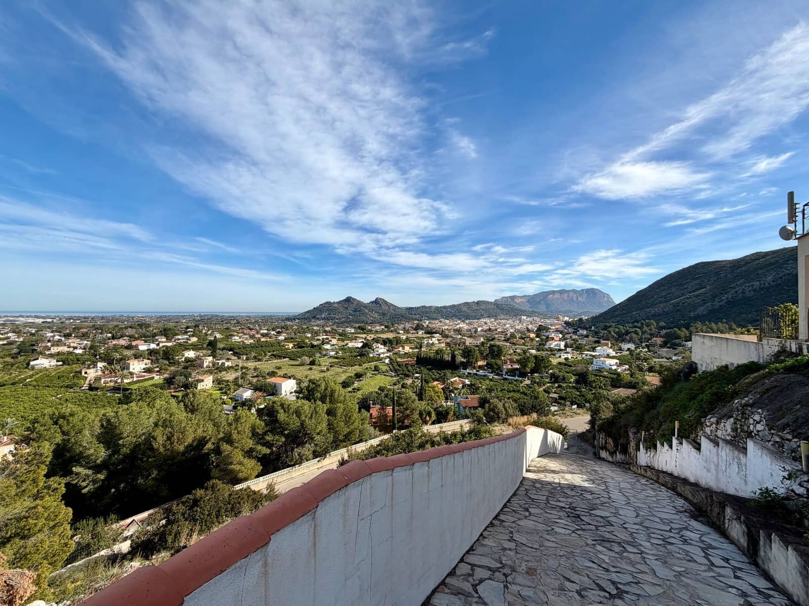 Chalet de 3 habitaciones en Pedreguer en venta con piscina garaje - 450.000 € (Ref: 9690021)