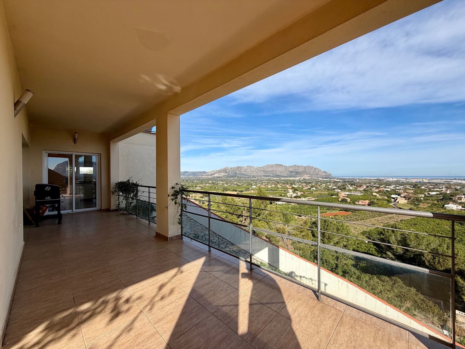 3 sypialnia Willa na sprzedaż w Pedreguer z basenem garażem - 475 000 € (Ref: 9700430)