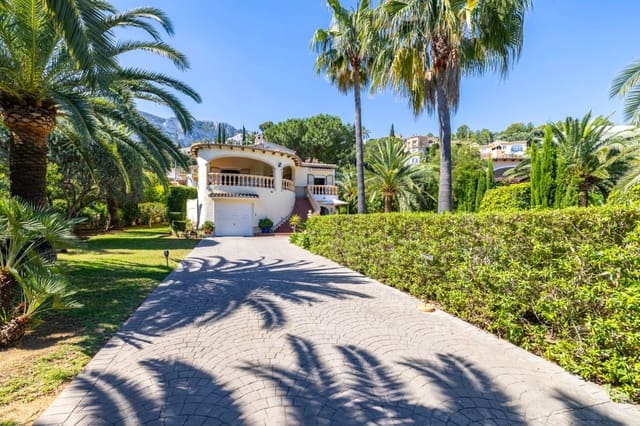 Chalet de 4 habitaciones en El Montgó, Dénia en venta con piscina garaje - 795.000 € (Ref: 9772675)