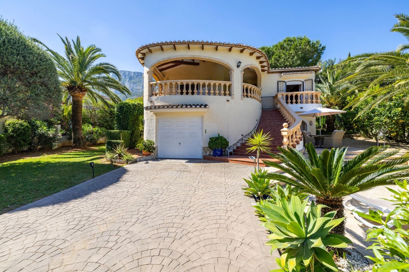 Chalet de 4 habitaciones en Dénia en venta con piscina garaje - 795.000 € (Ref: 9772675)