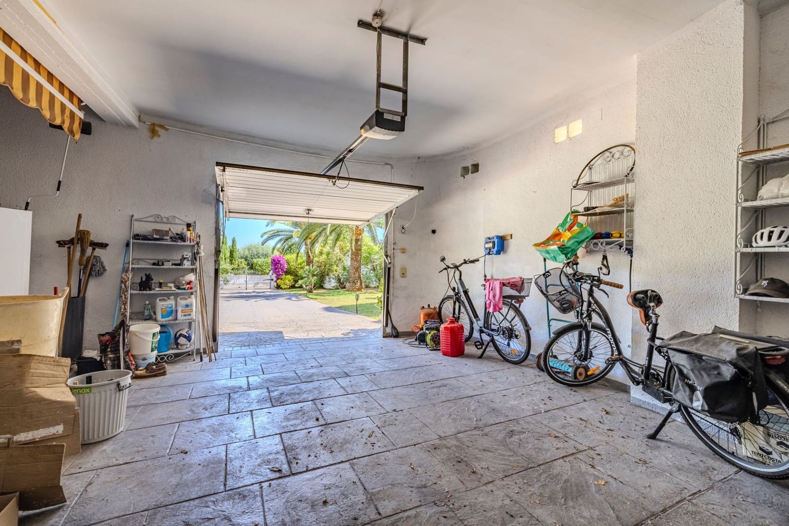 Chalet de 4 habitaciones en Dénia en venta con piscina garaje - 795.000 € (Ref: 9772675)