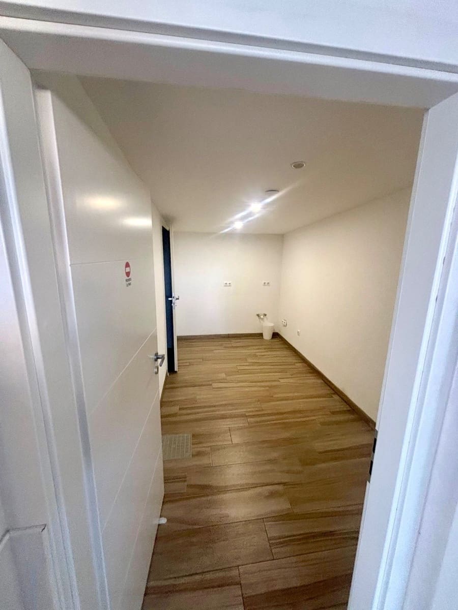 3 bedroom Commercial for rent in Ondara - € 950 (Ref: 9790235)