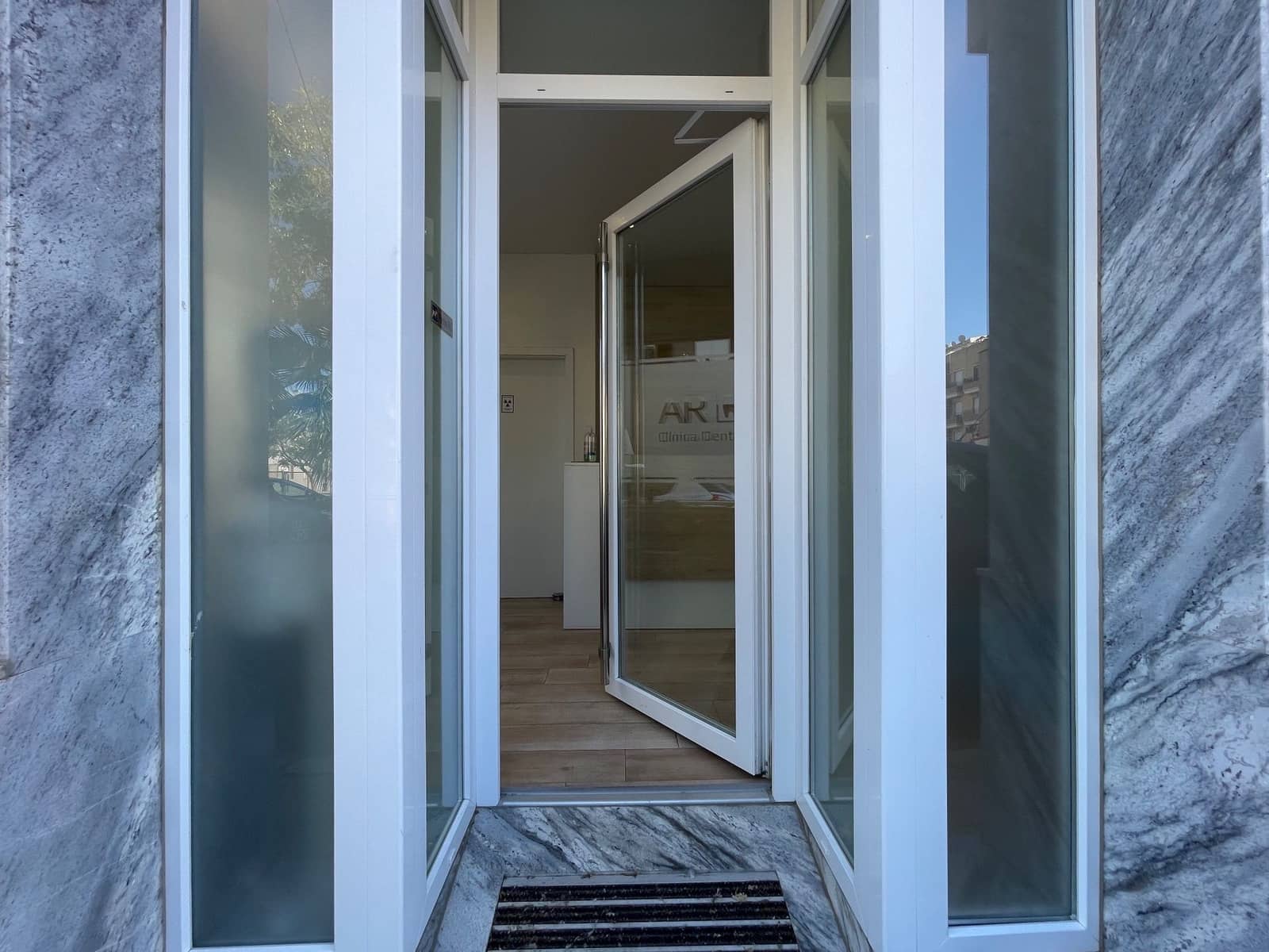 3 bedroom Commercial for rent in Ondara - € 950 (Ref: 9790235)