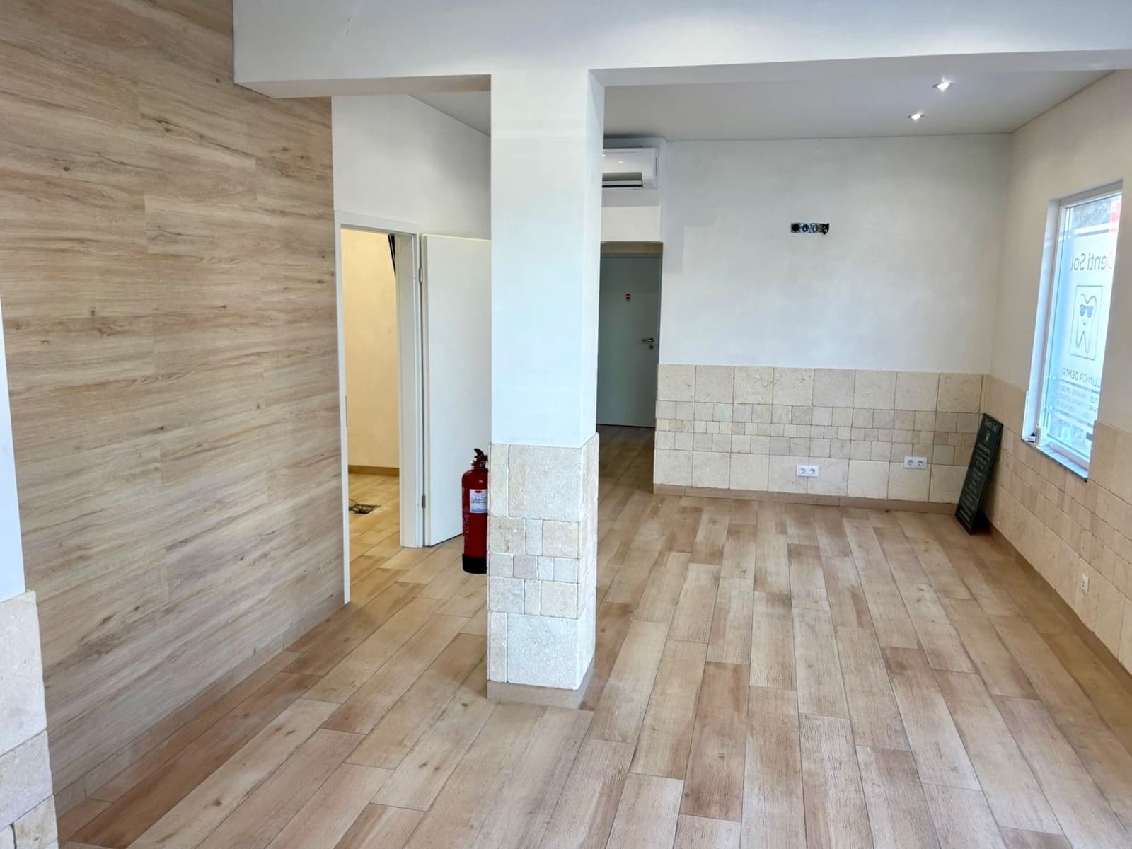 3 bedroom Commercial for rent in Ondara - € 950 (Ref: 9790235)