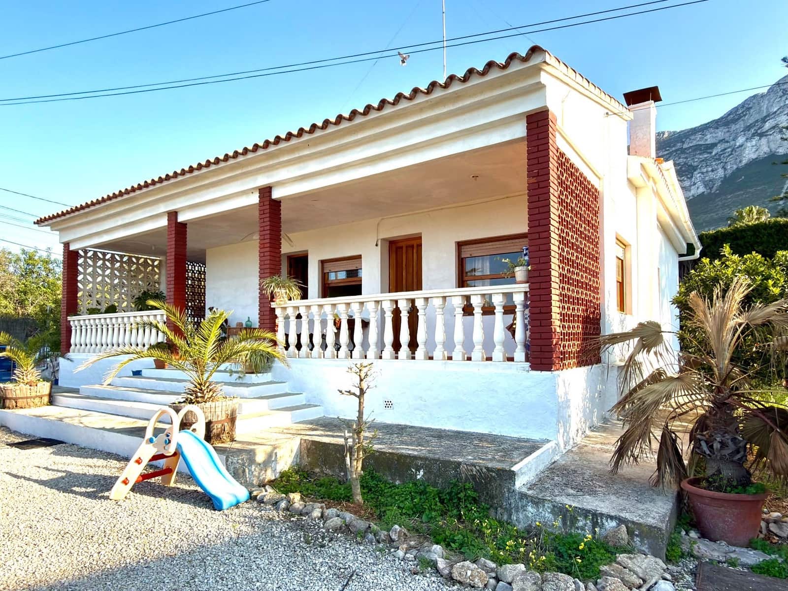 3 sypialnia Willa na sprzedaż w Denia z basenem garażem - 849 000 € (Ref: 9796195)