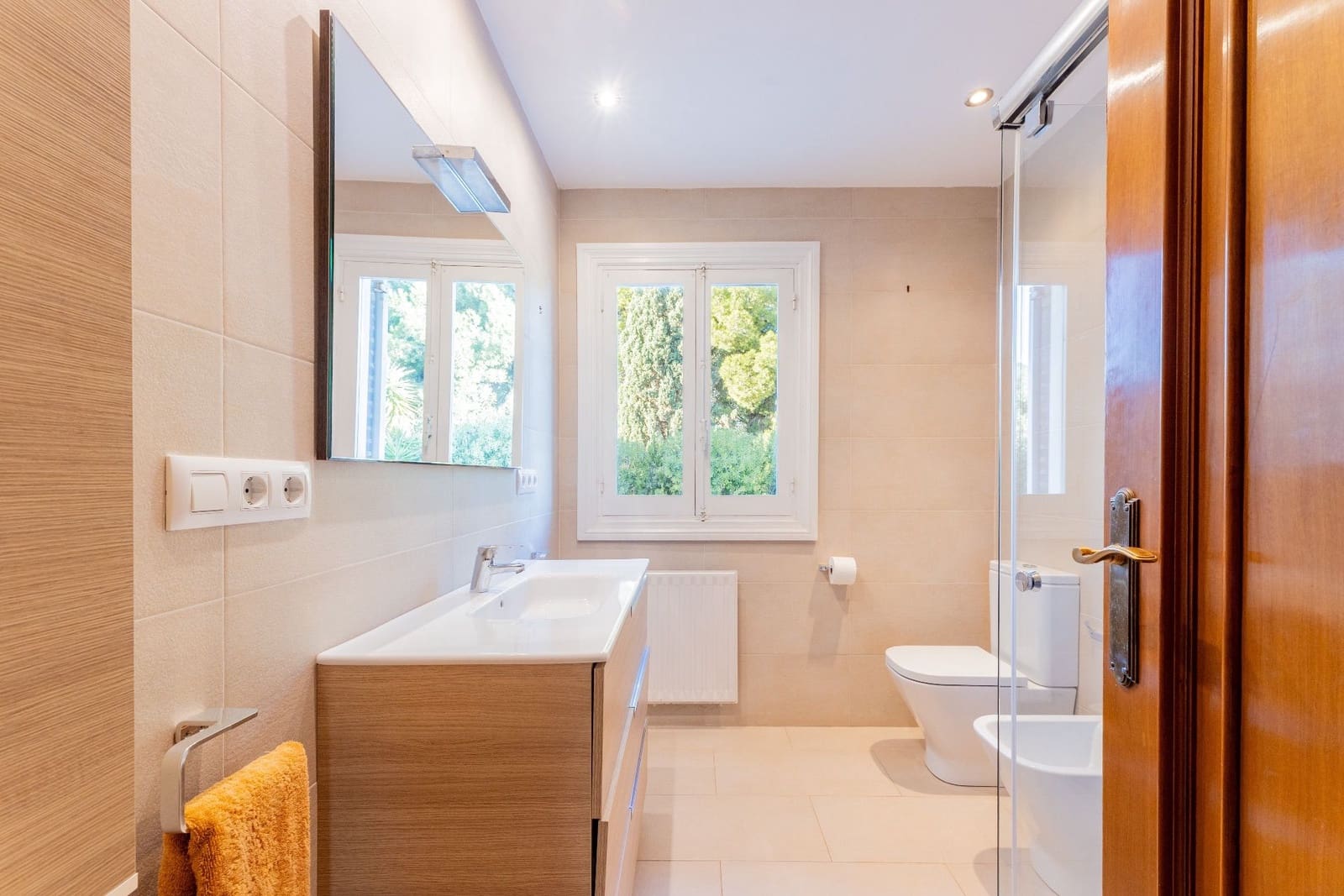 6 bedroom Villa for sale in Benicassim with pool garage - € 1,495,000 (Ref: 9842116)