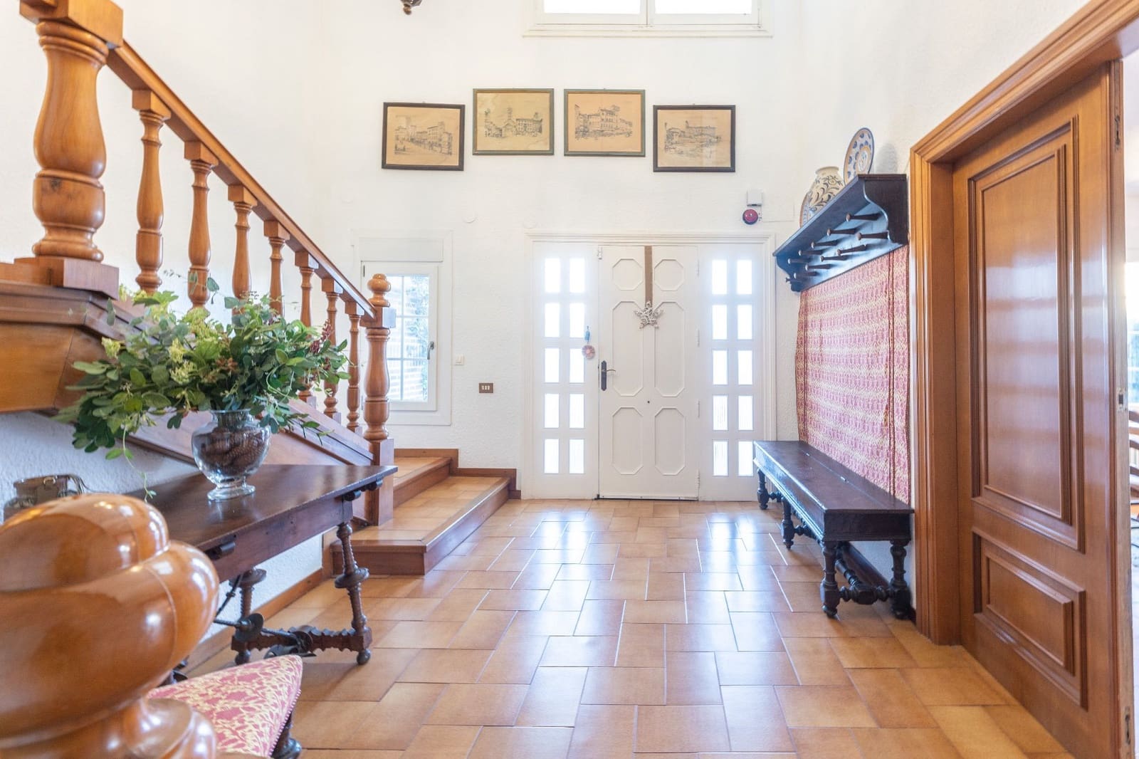 6 bedroom Villa for sale in Benicassim with pool garage - € 1,495,000 (Ref: 9842116)