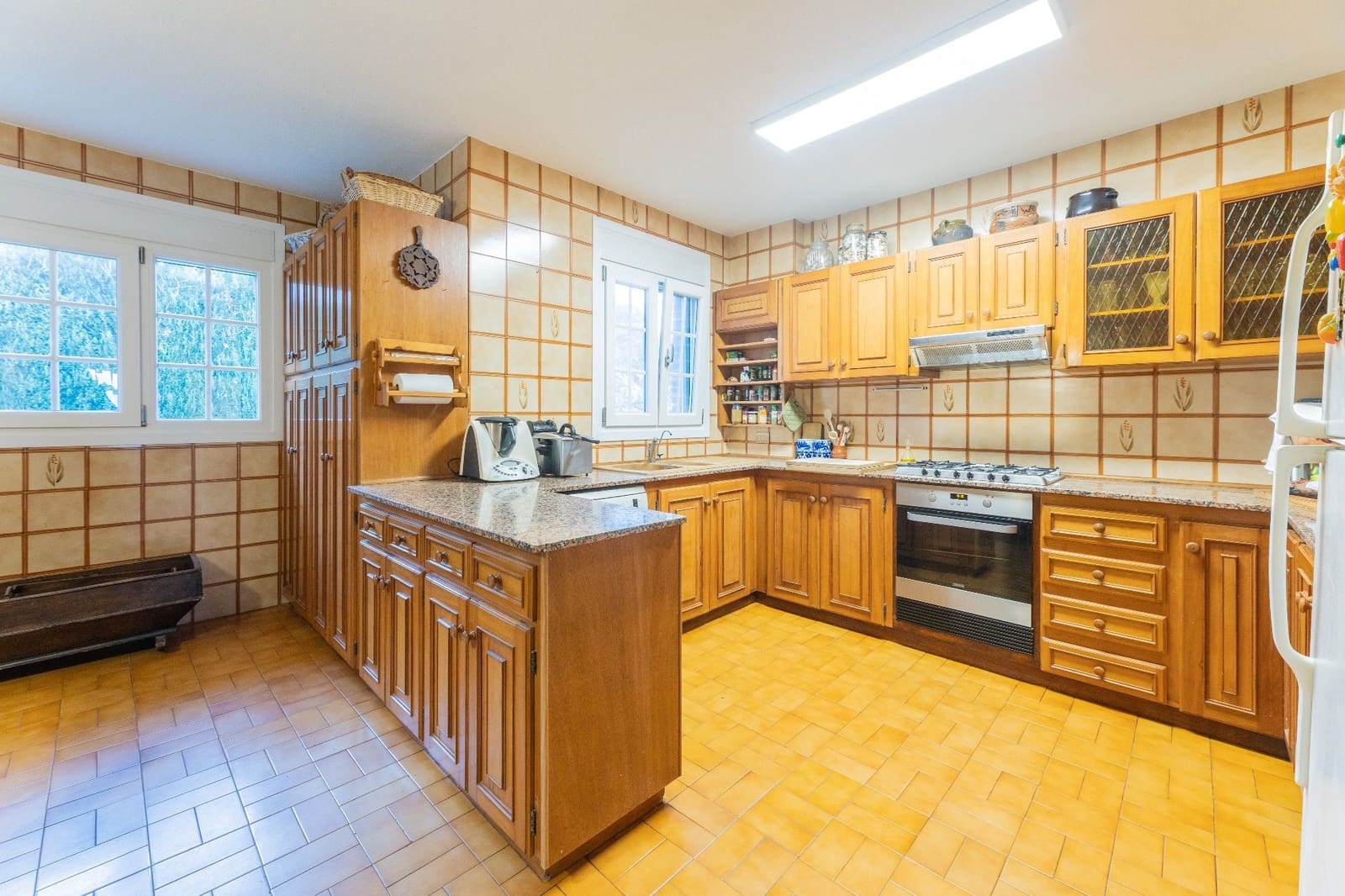 6 bedroom Villa for sale in Benicassim with pool garage - € 1,495,000 (Ref: 9842116)