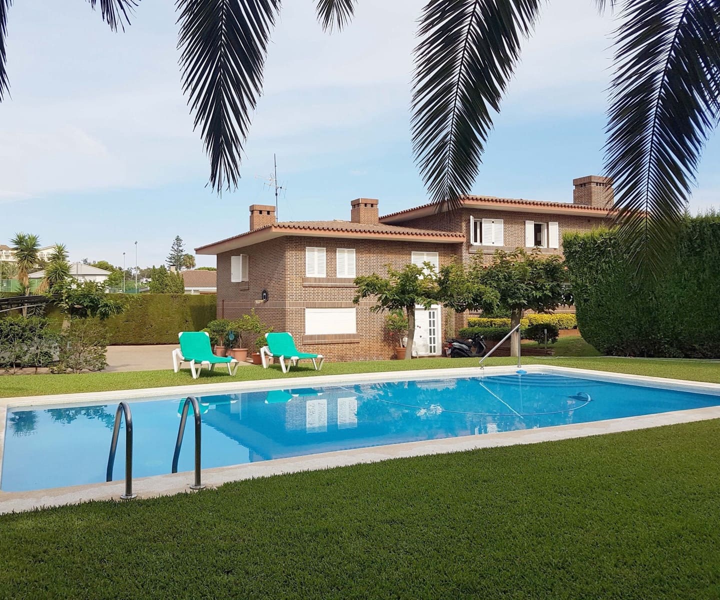 6 bedroom Villa for sale in Benicassim with pool garage - € 1,495,000 (Ref: 9842116)