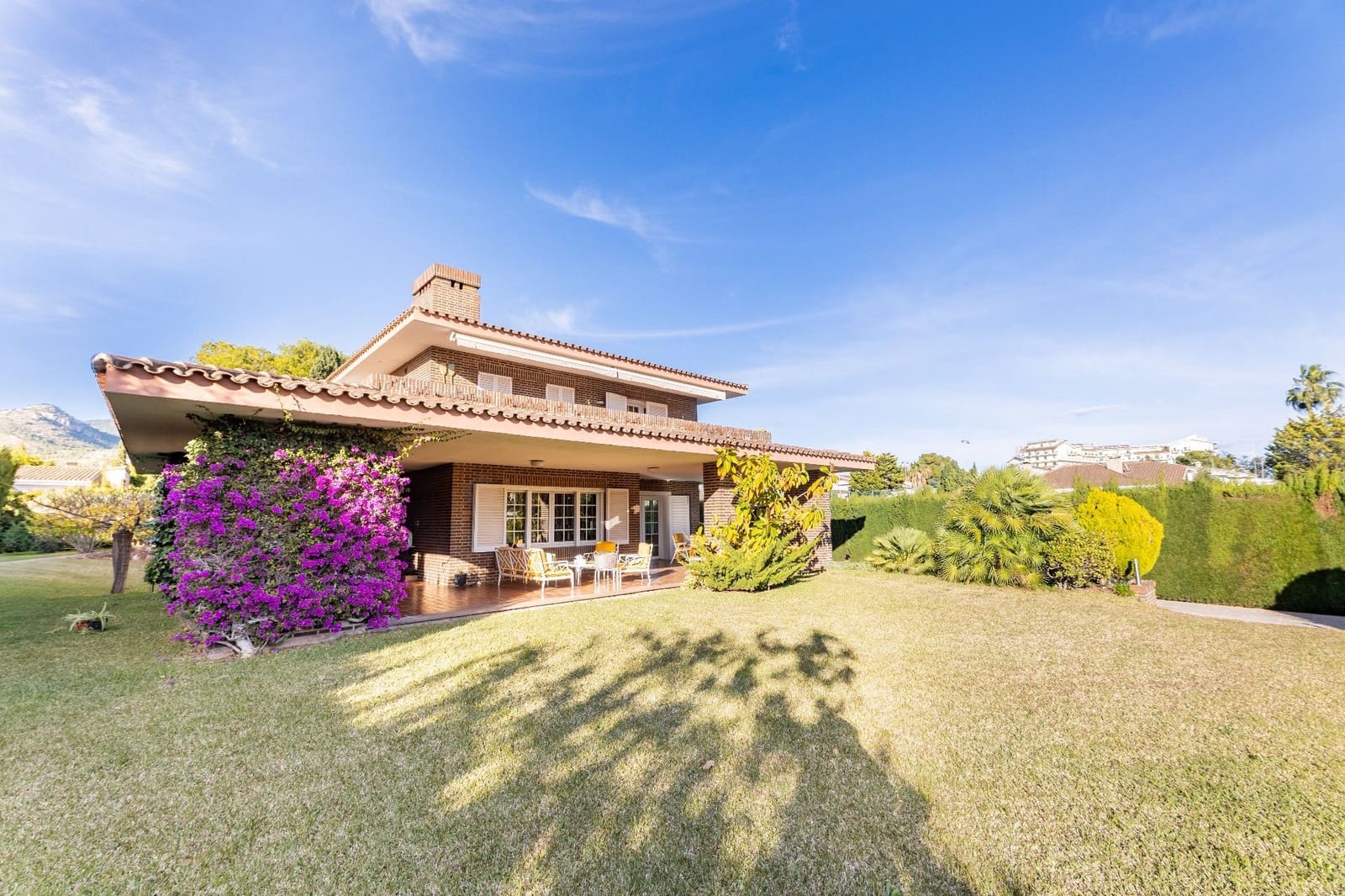 6 bedroom Villa for sale in Benicassim with pool garage - € 1,495,000 (Ref: 9842116)