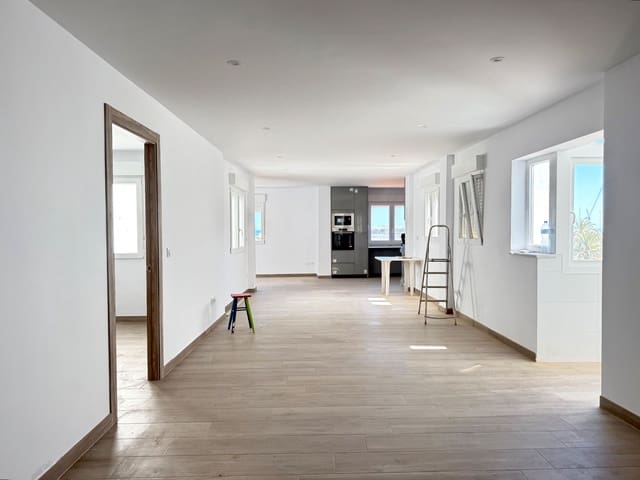 3 bedroom Flat for rent in Centro Urbano, Dénia - € 1,300 (Ref: 9848989)
