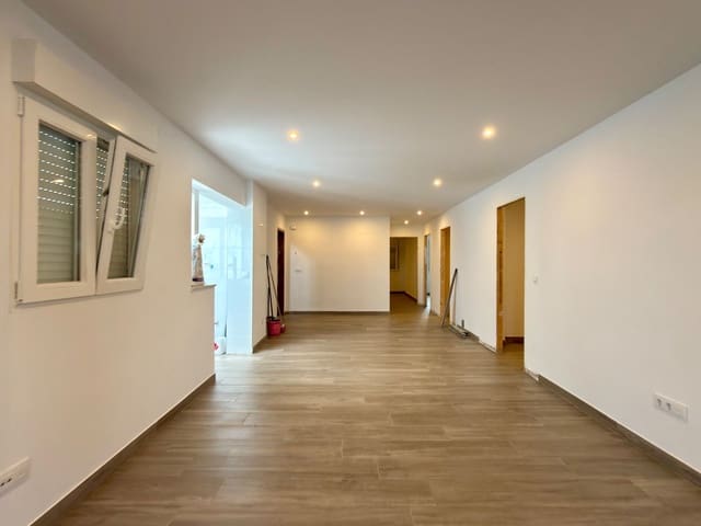 3 bedroom Flat for rent in Centro Urbano, Dénia - € 1,300 (Ref: 9848989)