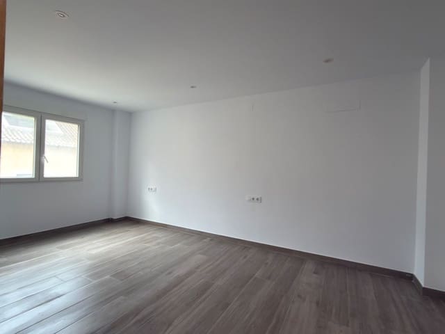 3 bedroom Flat for rent in Centro Urbano, Dénia - € 1,300 (Ref: 9848989)