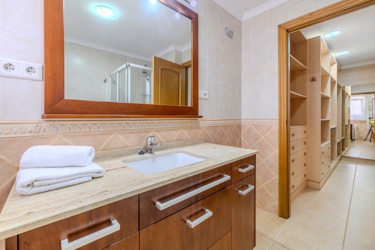 5 slaapkamer Villa te koop in Denia met zwembad garage - € 695.000 (Ref: 9889723)