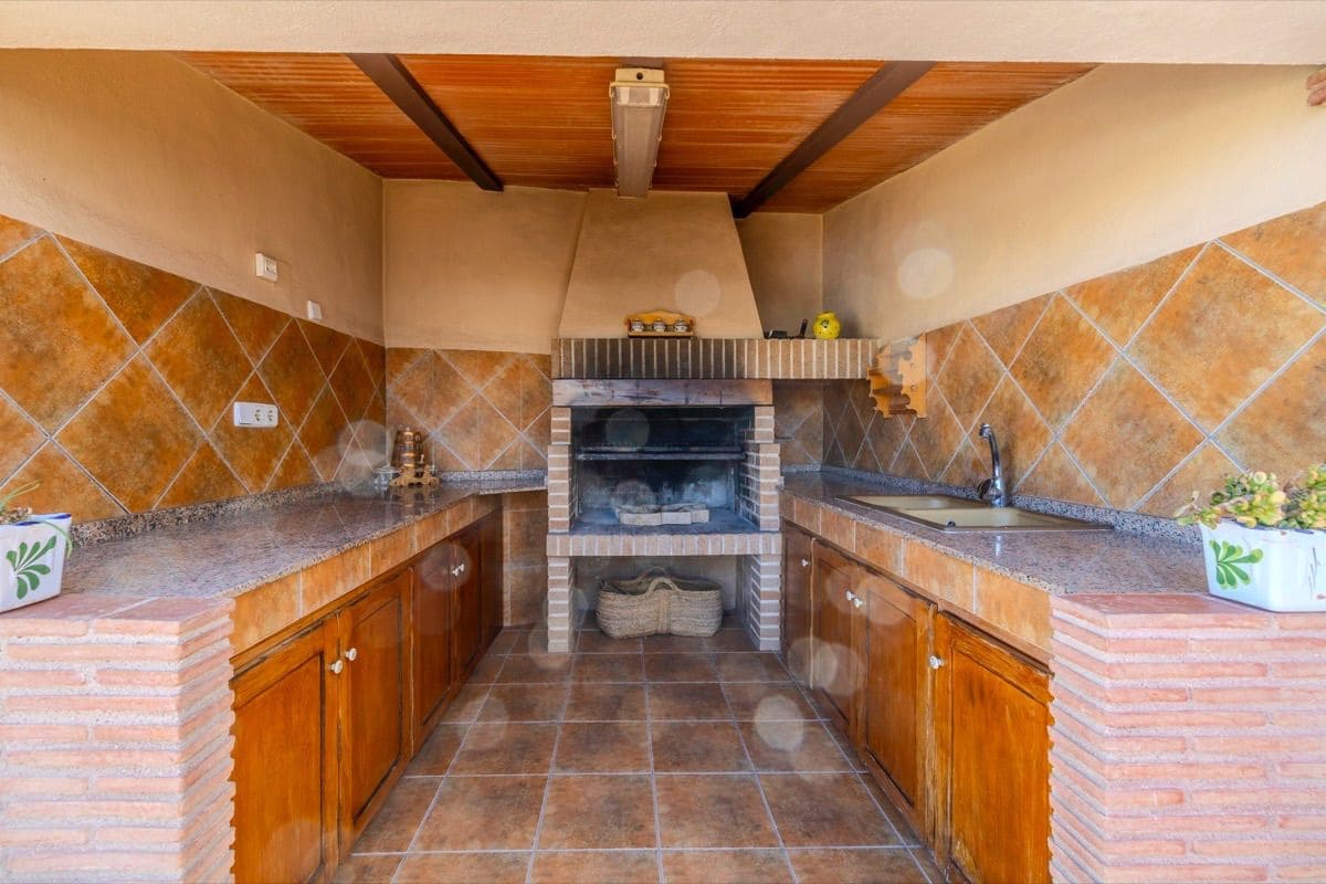 5 slaapkamer Villa te koop in Denia met zwembad garage - € 695.000 (Ref: 9889723)