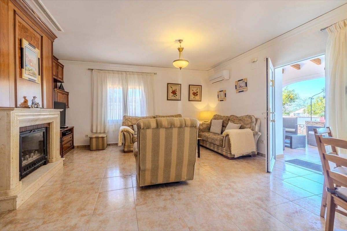 5 slaapkamer Villa te koop in Denia met zwembad garage - € 695.000 (Ref: 9889723)