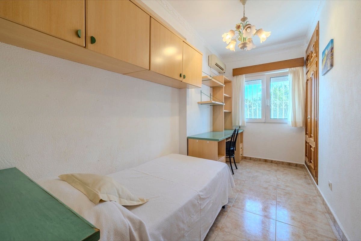 5 slaapkamer Villa te koop in Denia met zwembad garage - € 695.000 (Ref: 9889723)
