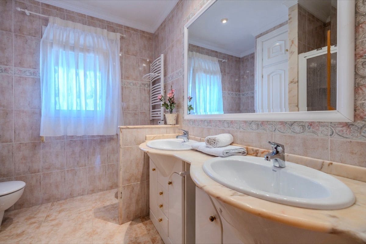 5 slaapkamer Villa te koop in Denia met zwembad garage - € 695.000 (Ref: 9889723)