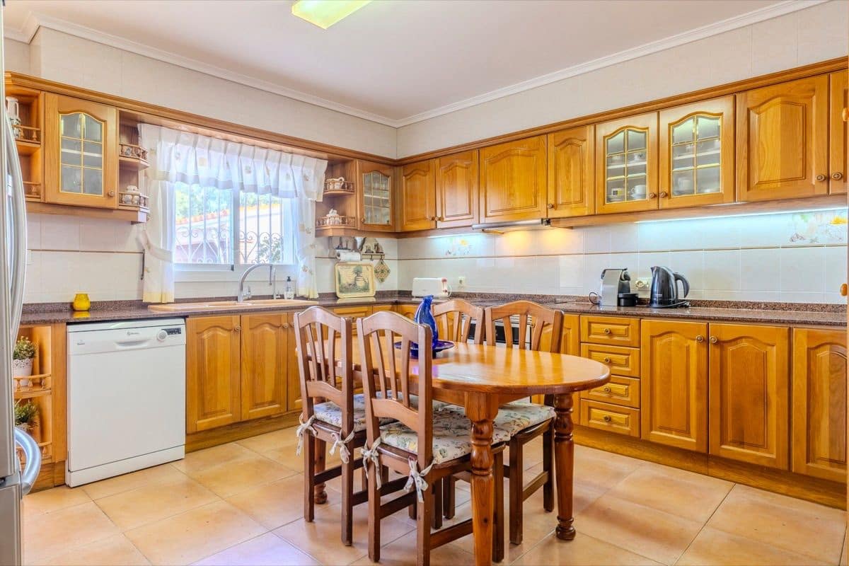 5 slaapkamer Villa te koop in Denia met zwembad garage - € 695.000 (Ref: 9889723)