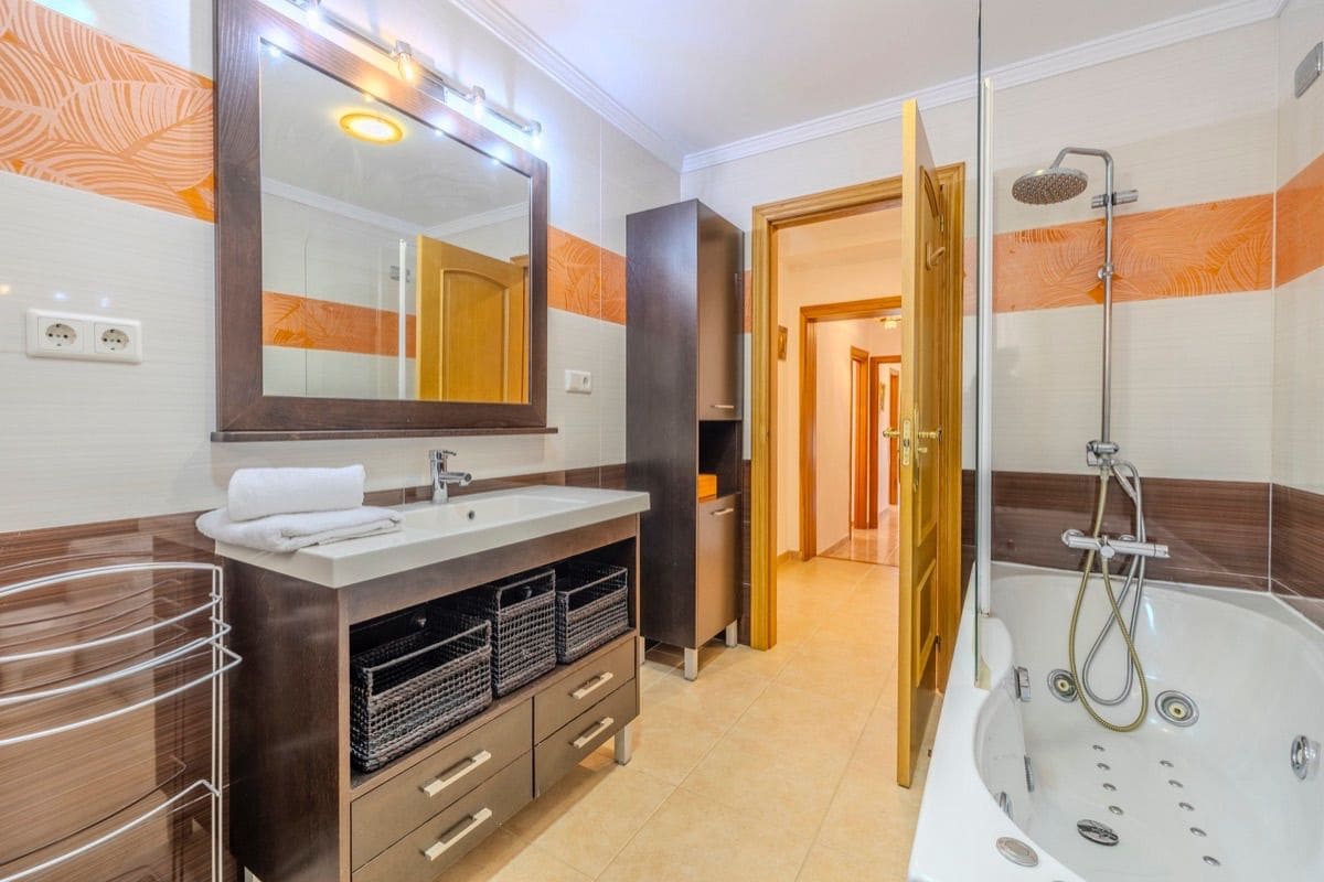 5 slaapkamer Villa te koop in Denia met zwembad garage - € 695.000 (Ref: 9889723)