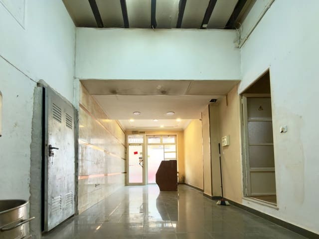 Kaupallinen myytävänä paikassa Centro Urbano, Dénia - 299 000 € (Ref: 9912493)
