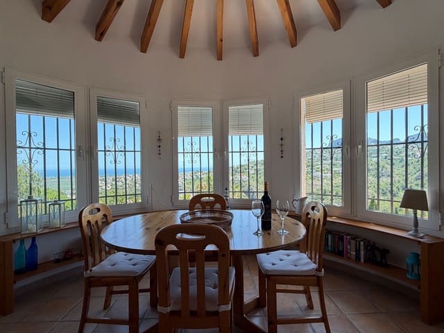 Chalet de 3 habitaciones en Monte Pego, Pego en alquiler con piscina garaje - 1.950 € (Ref: 9935485)