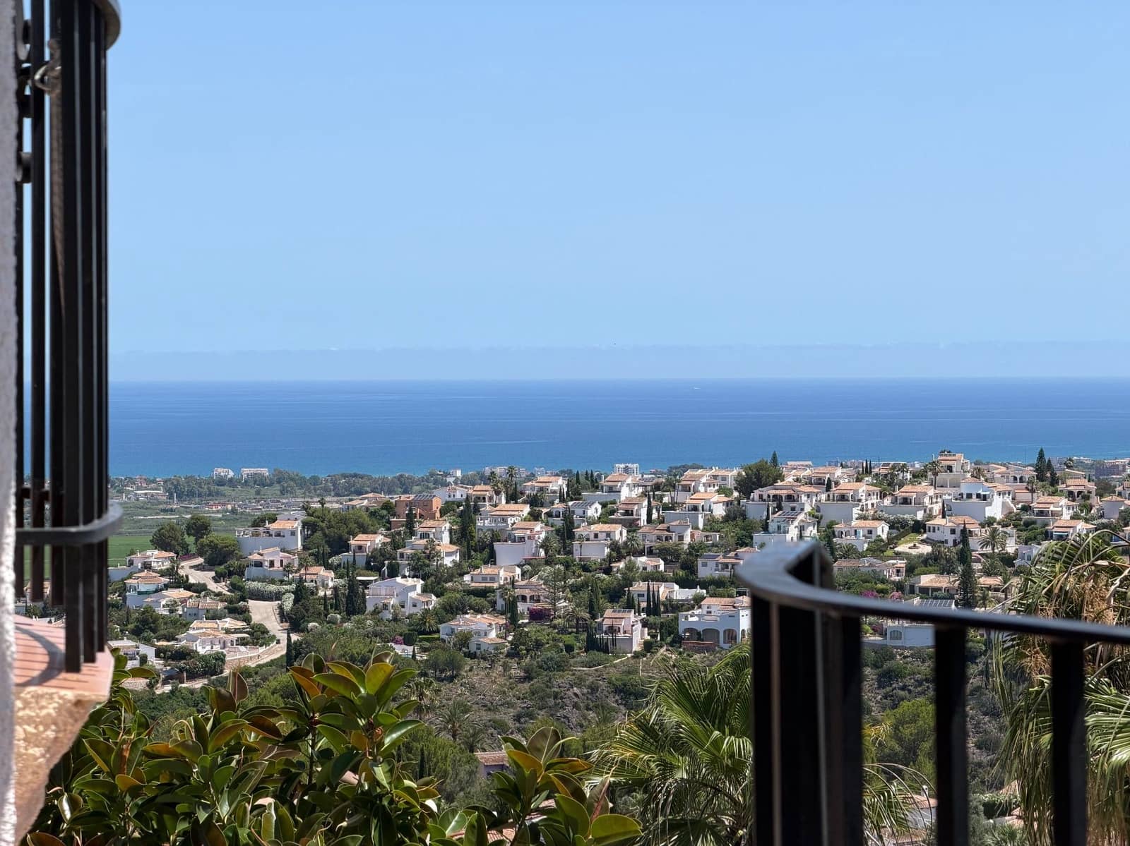 Chalet de 3 habitaciones en Monte Pego en alquiler con piscina garaje - 1.950 € (Ref: 9935485)