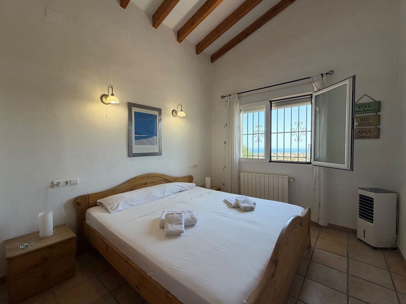 Chalet de 3 habitaciones en Monte Pego en alquiler con piscina garaje - 1.950 € (Ref: 9935485)