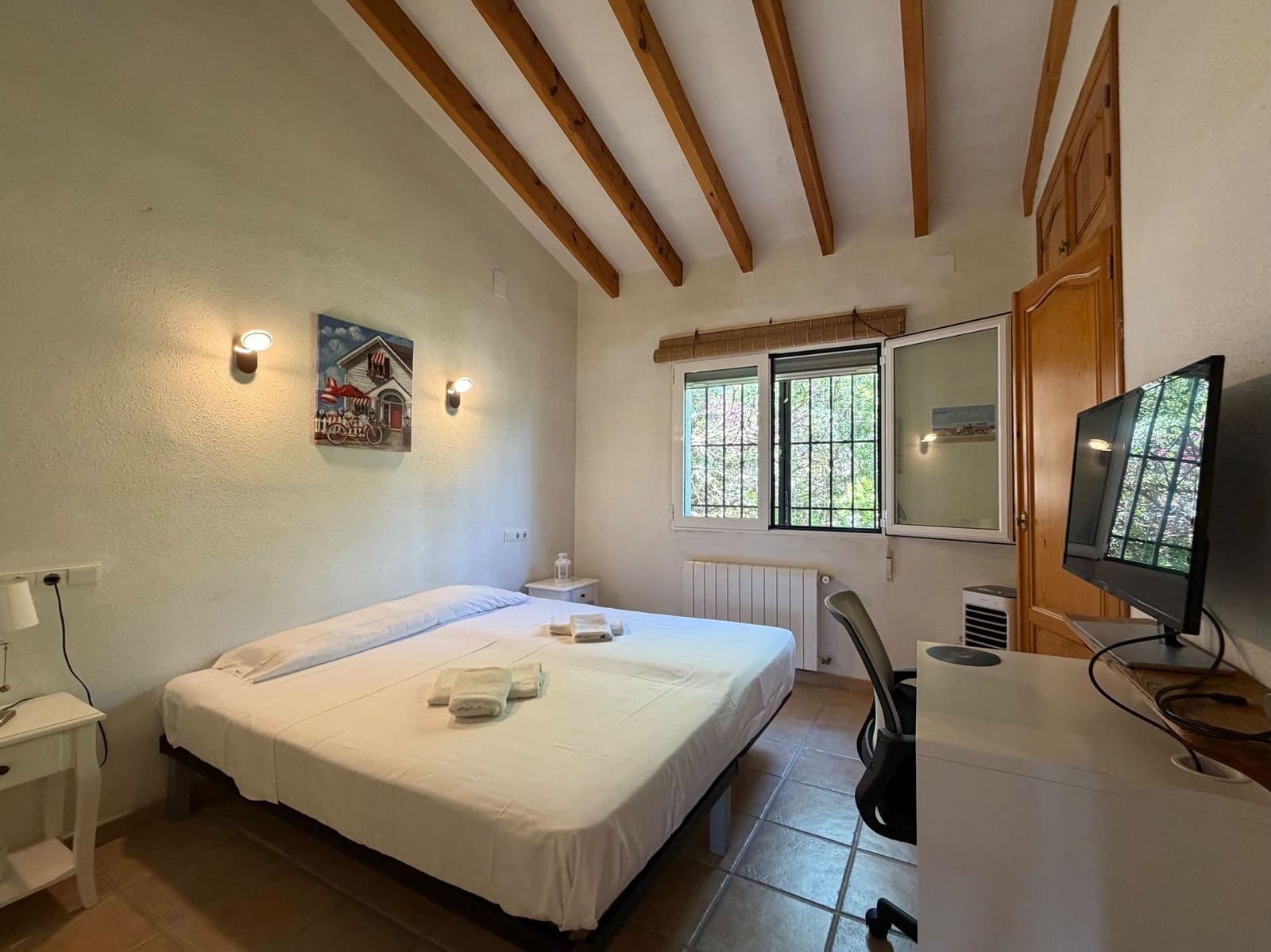 Chalet de 3 habitaciones en Monte Pego en alquiler con piscina garaje - 1.950 € (Ref: 9935485)