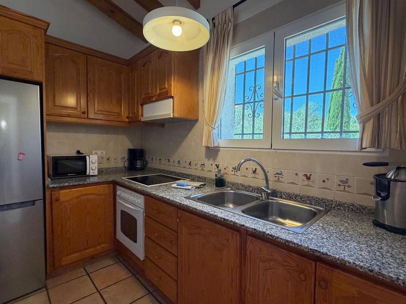 Chalet de 3 habitaciones en Monte Pego en alquiler con piscina garaje - 1.950 € (Ref: 9935485)