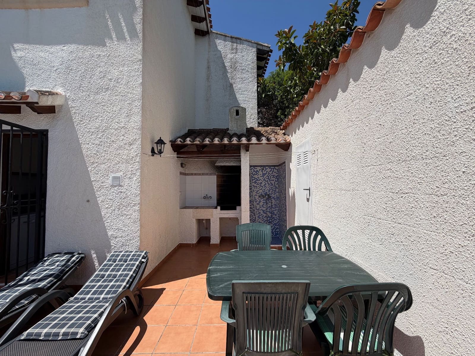 Chalet de 3 habitaciones en Monte Pego en alquiler con piscina garaje - 1.950 € (Ref: 9935485)