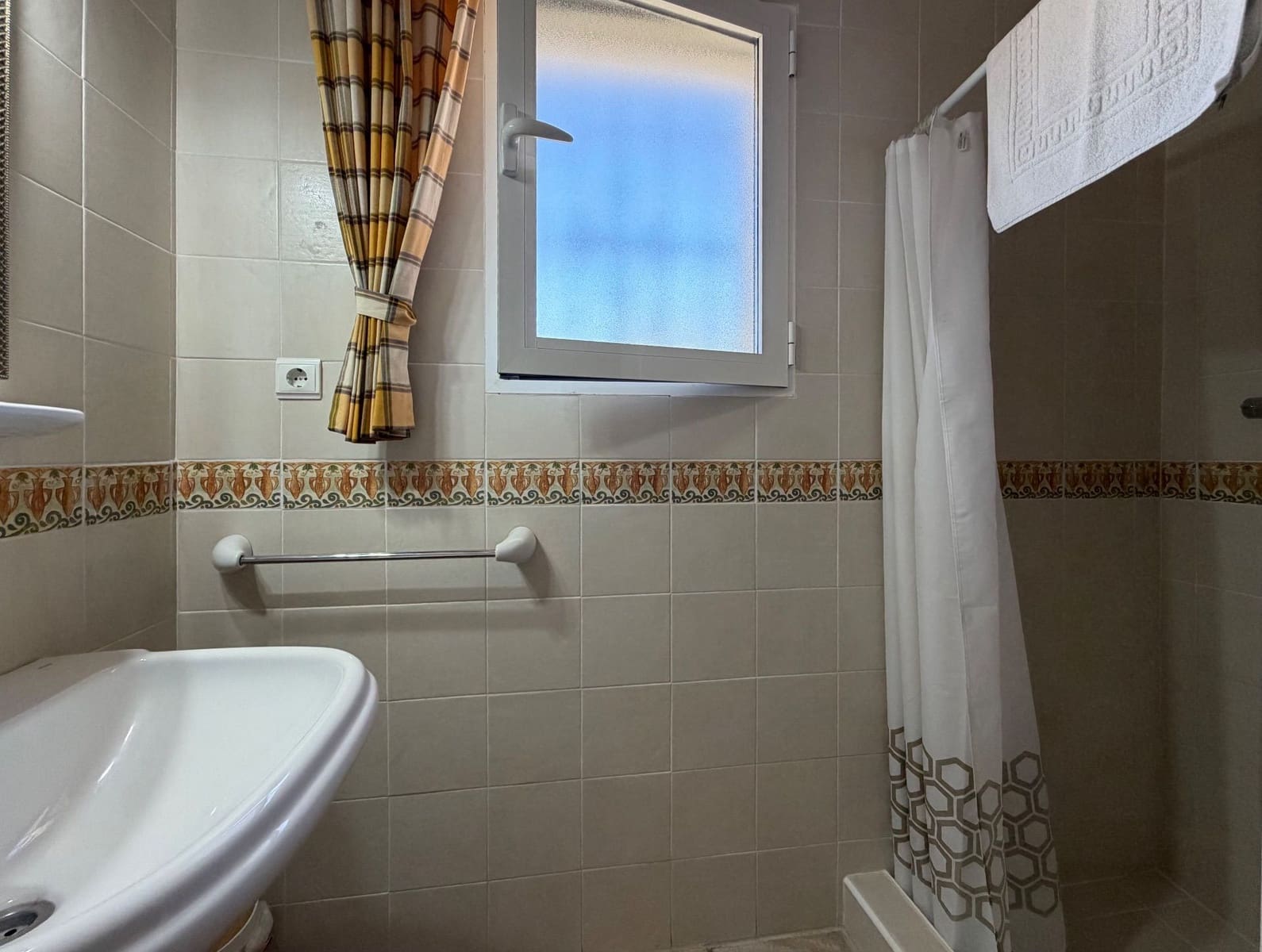 Chalet de 3 habitaciones en Monte Pego en alquiler con piscina garaje - 1.950 € (Ref: 9935485)