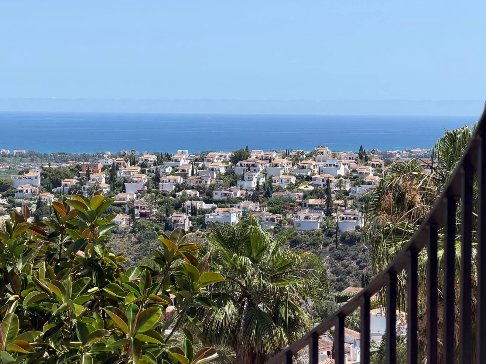 Chalet de 3 habitaciones en Monte Pego en alquiler con piscina garaje - 1.950 € (Ref: 9935485)
