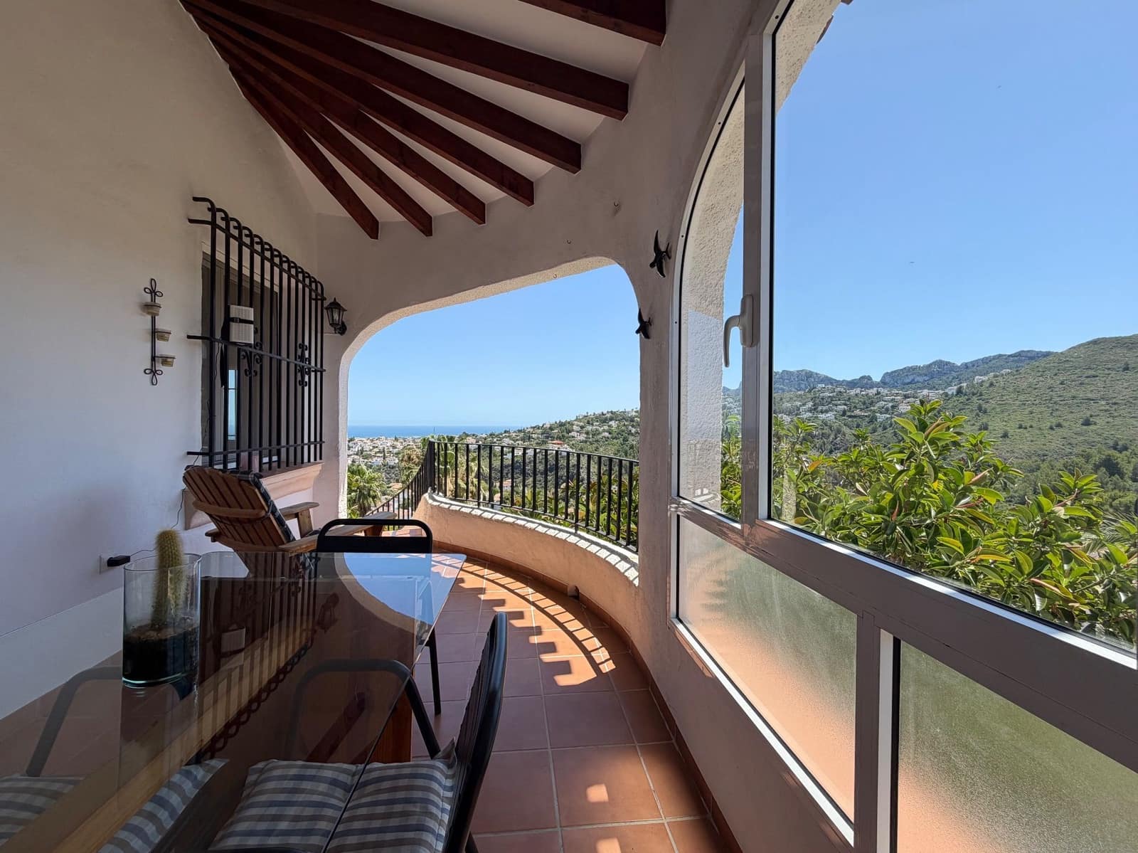 Chalet de 3 habitaciones en Monte Pego en alquiler con piscina garaje - 1.950 € (Ref: 9935485)