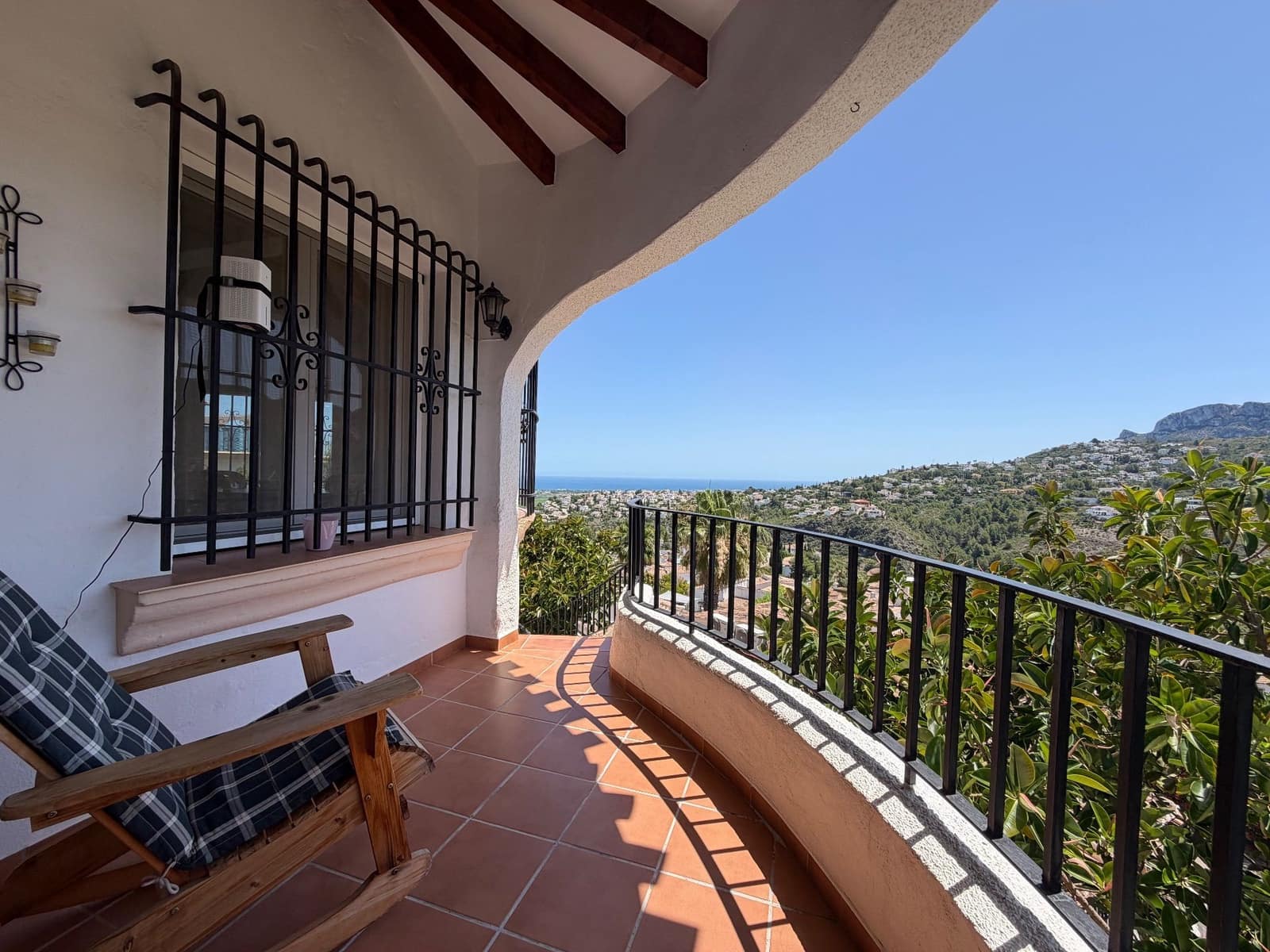 Chalet de 3 habitaciones en Monte Pego en alquiler con piscina garaje - 1.950 € (Ref: 9935485)