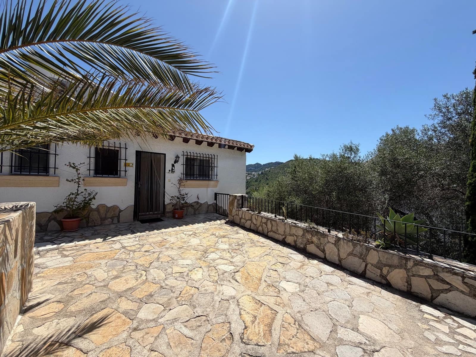 Chalet de 3 habitaciones en Monte Pego en alquiler con piscina garaje - 1.950 € (Ref: 9935485)