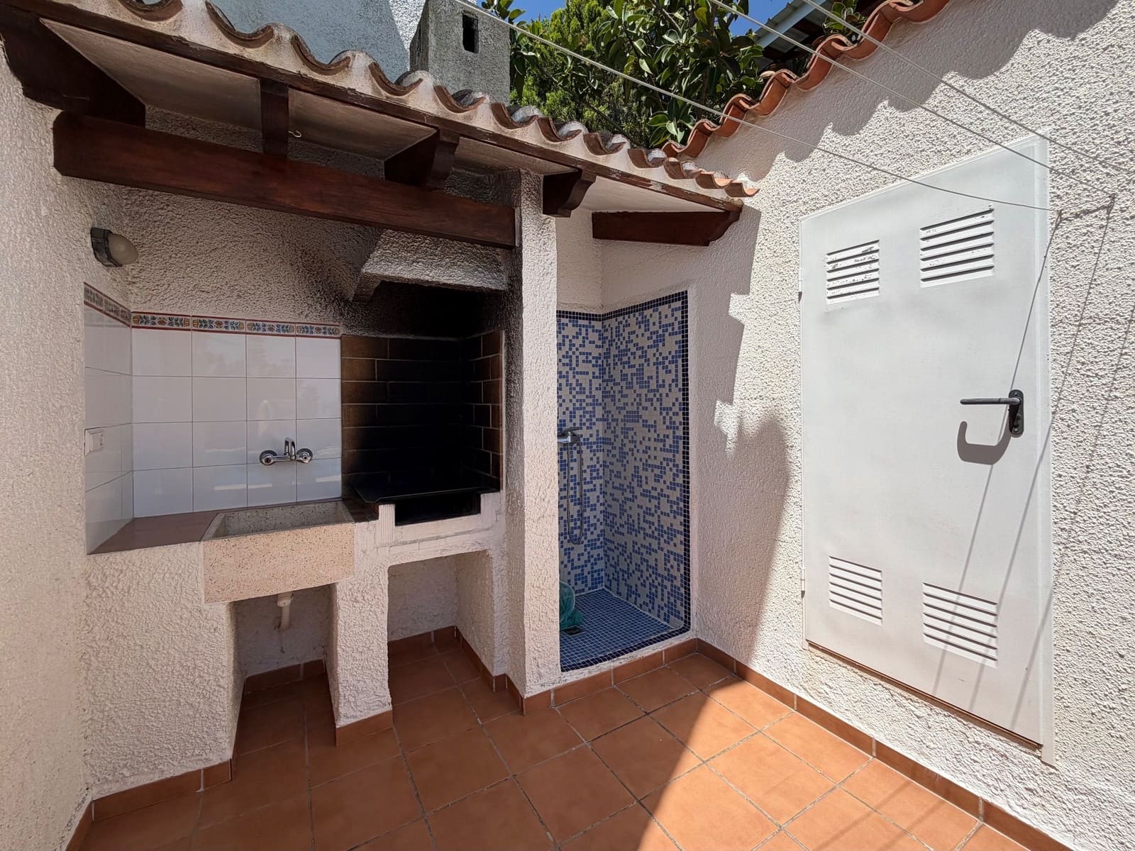 Chalet de 3 habitaciones en Monte Pego en alquiler con piscina garaje - 1.950 € (Ref: 9935485)