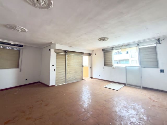 6 soveværelse Lejlighed til salg i Centro Urbano, Dénia - € 295.000 (Ref: 9939318)