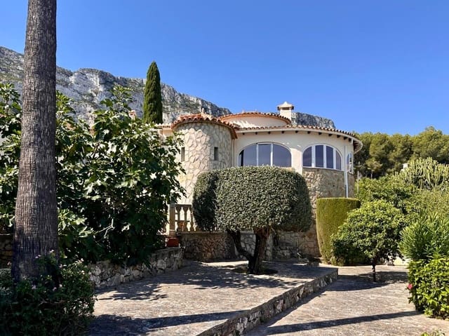 2 soverom Villa til salgs i El Montgó, Dénia med svømmebasseng garasje - € 595 000 (Ref: 9953691)