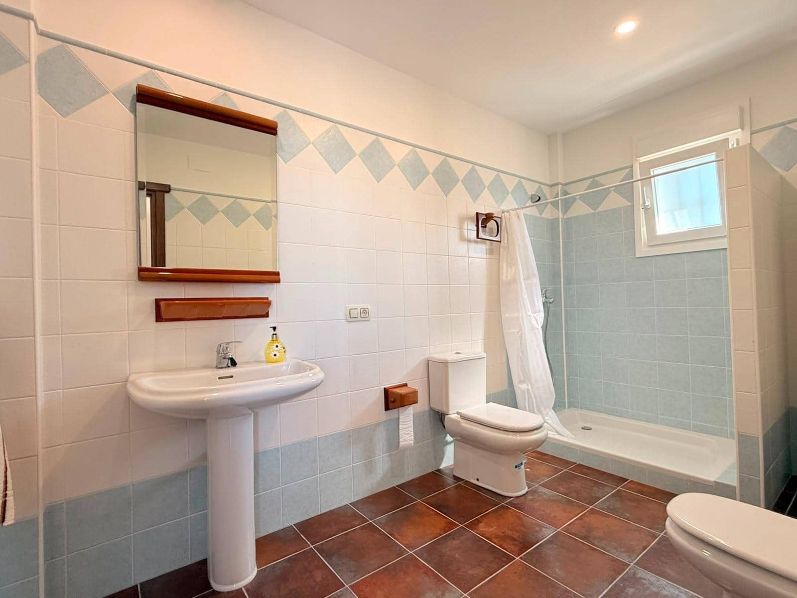 4 bedroom Finca/Country House for sale in Villanueva de la Concepcion - € 345,000 (Ref: 10005680)