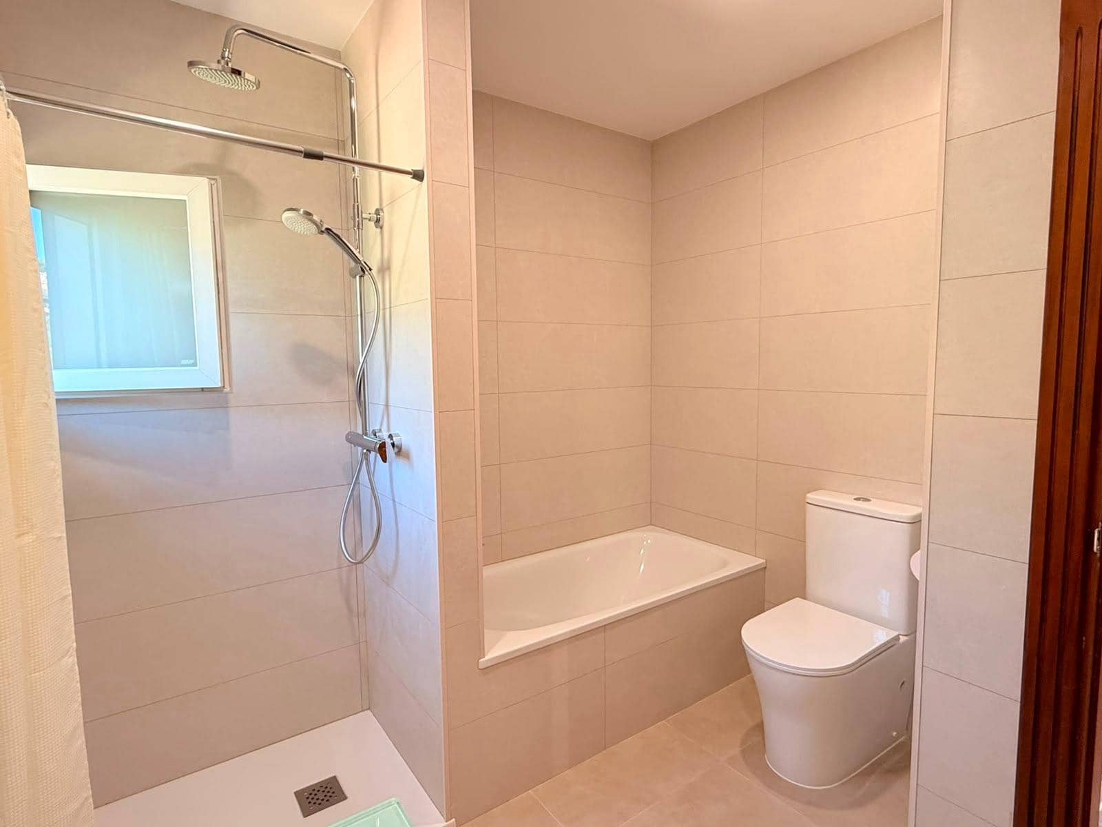 4 bedroom Finca/Country House for sale in Villanueva de la Concepcion - € 345,000 (Ref: 10005680)