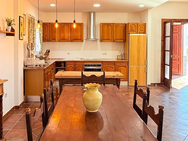 4 bedroom Finca/Country House for sale in Villanueva de la Concepcion - € 349,000 (Ref: 10005680)