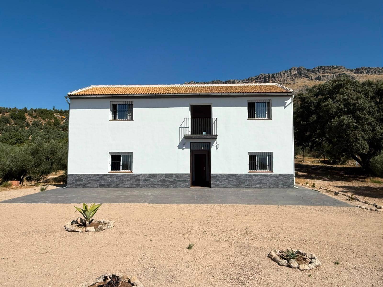 4 bedroom Finca/Country House for sale in Villanueva de la Concepcion - € 349,000 (Ref: 10005680)