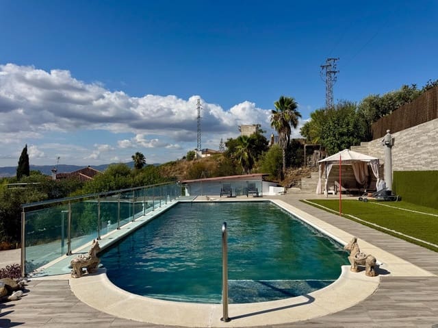 6 chambre Villa/Maison à vendre à Alhaurín de la Torre avec piscine garage - 950 000 € (Ref: 10027377)