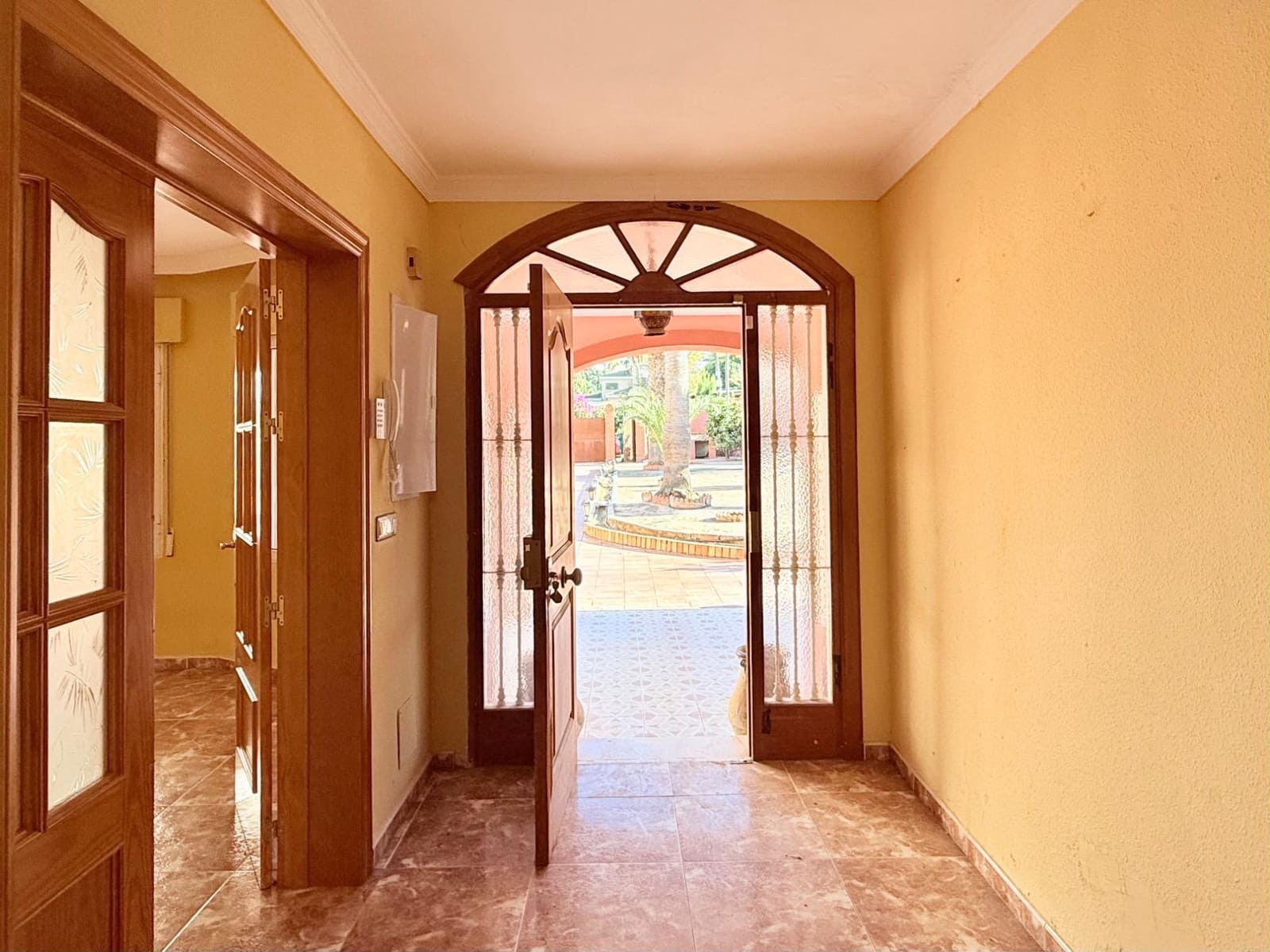 7 quarto Moradia para venda em Pinos de Alhaurin com piscina garagem - 980 000 € (Ref: 10100244)