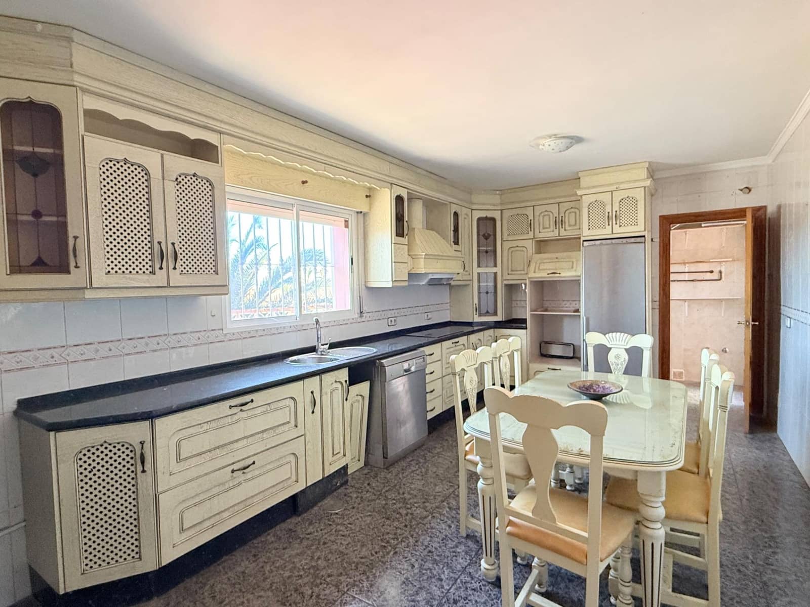 7 bedroom Villa for sale in Pinos de Alhaurin with pool garage - € 1,500,000 (Ref: 10102680)